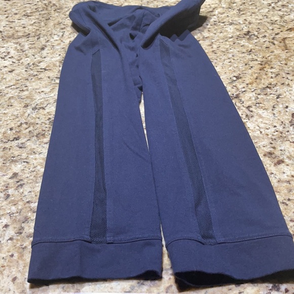 Victoria Sport Crop Jogger - Picture 4 of 7